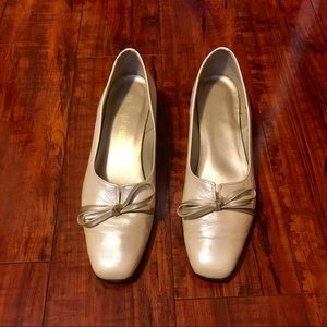 Women California Magdesians Shoes, Pearl Color, 7M